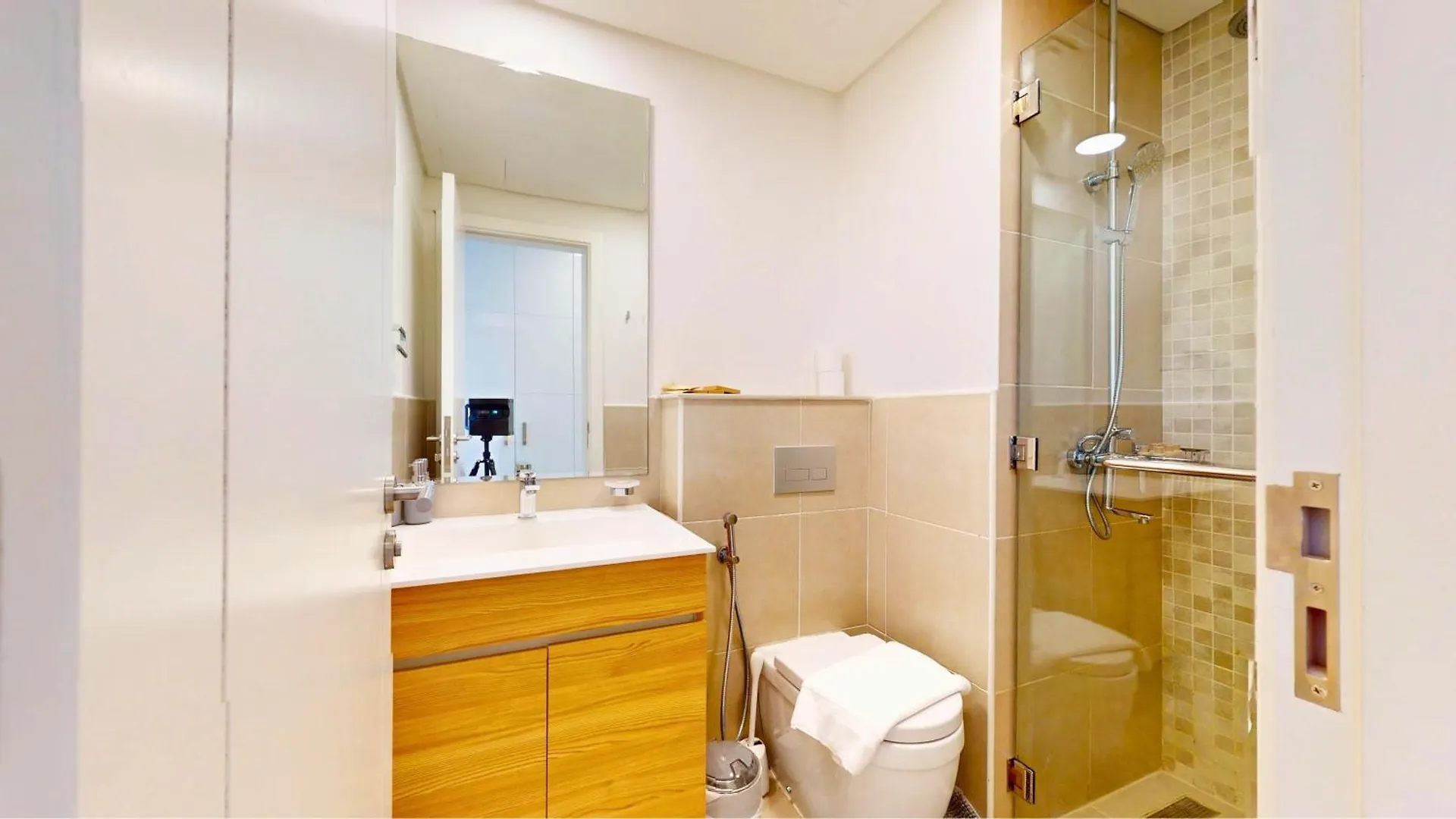 Sophisticated Designed 2Br, Furnished In Jge Lejlighed Dubai